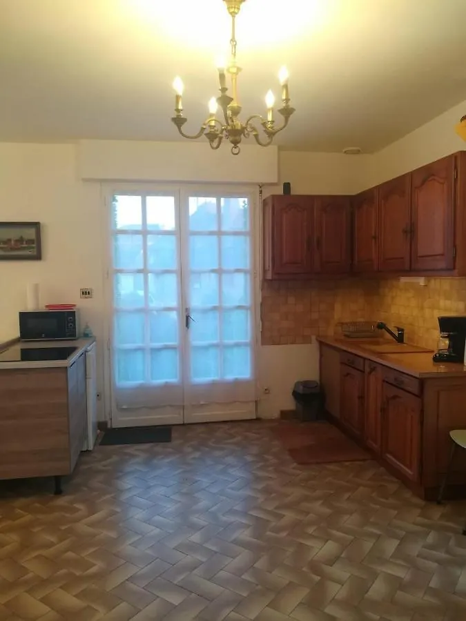 Gite Familial Sunshine Saint-Brice-en-Cogles 0*, Maen Roch France