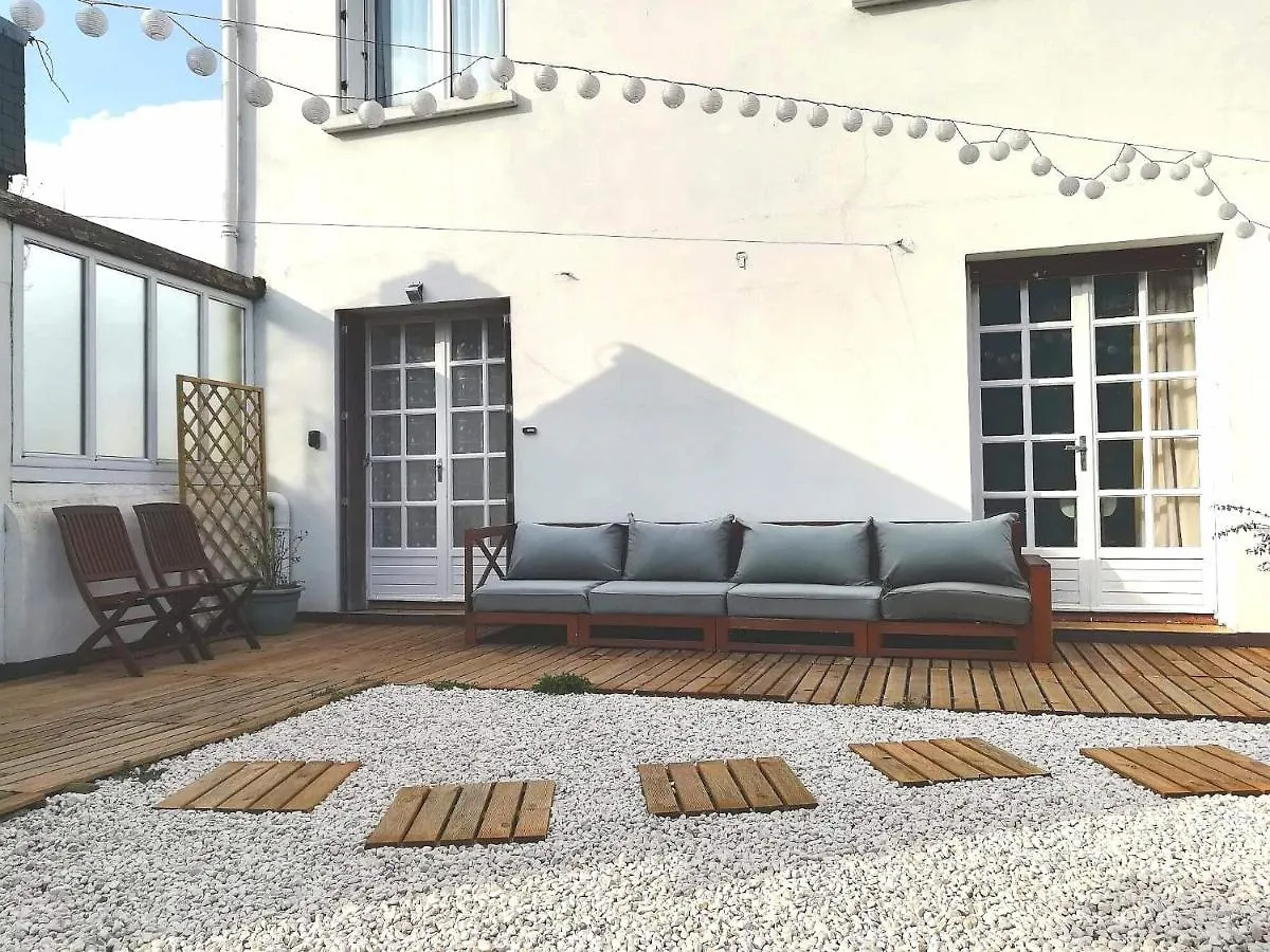 Gite Familial Sunshine Saint-Brice-en-Cogles France